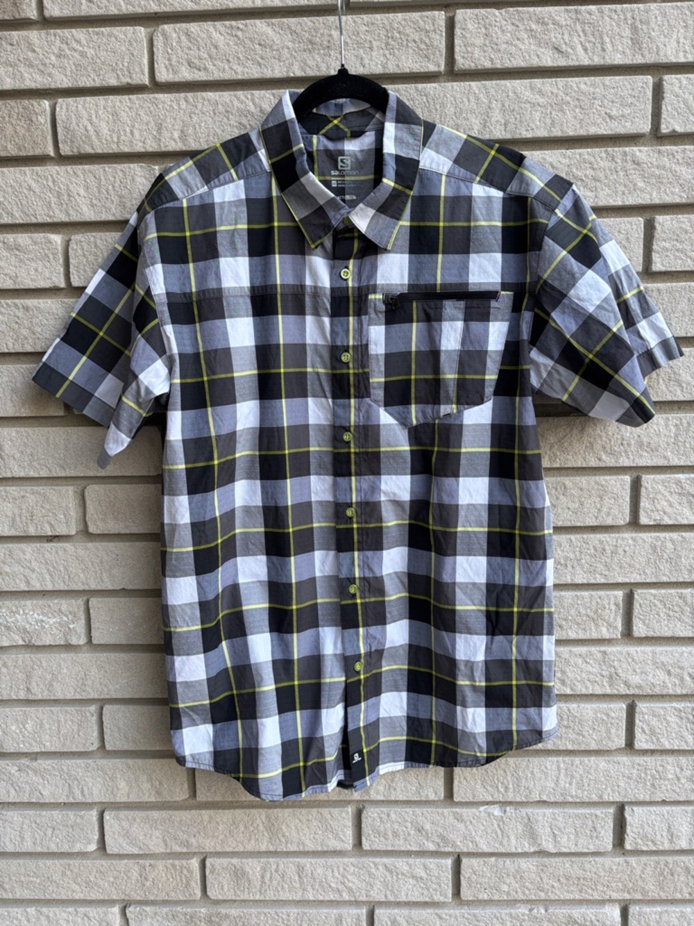 Salomon Black White and Yellow performance Plaid Short Sleeve Shirt SzM